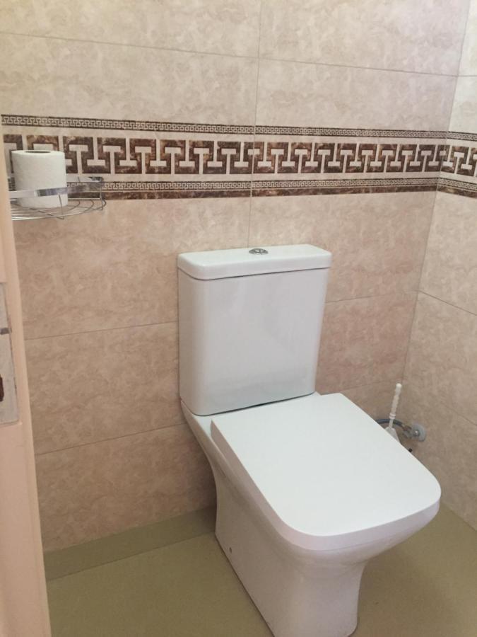 Host N1 Apartment Kutaisi Bagian luar foto