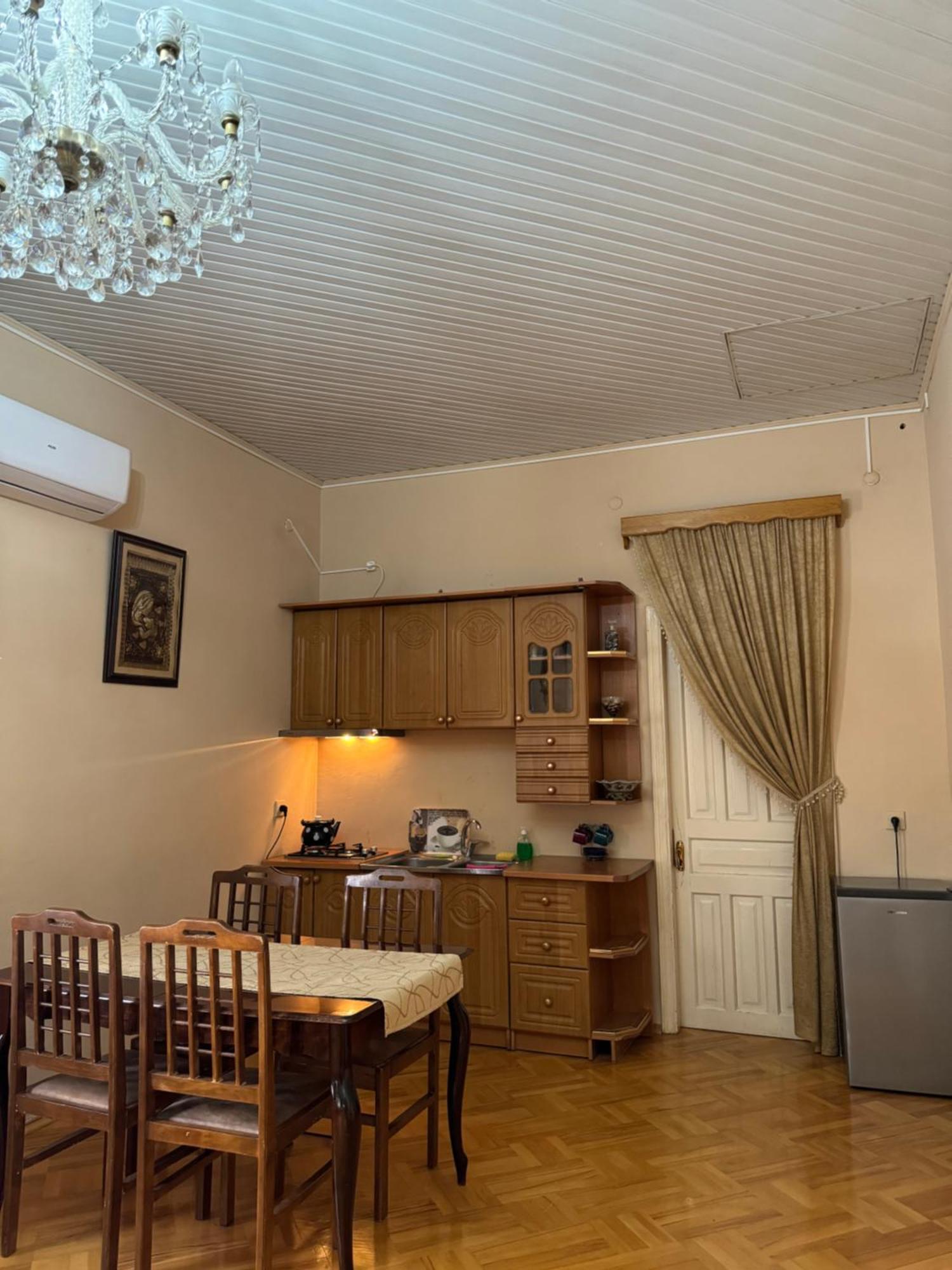 Host N1 Apartment Kutaisi Bagian luar foto